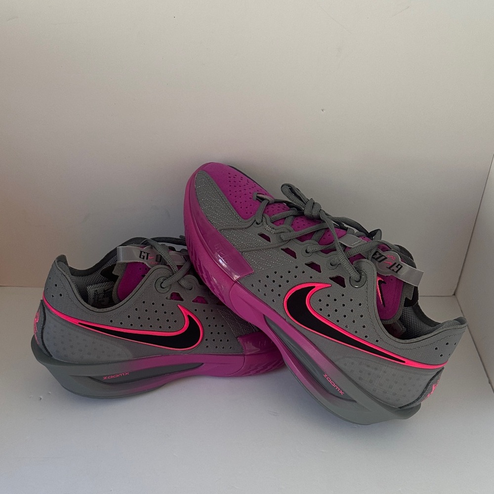 Air Zoom GT Cut 3 ‘Smoke Grey Hot Fuchsia’Sz 6.5 / 7 / 8.5 / 9 / 17 (DV2913-006)